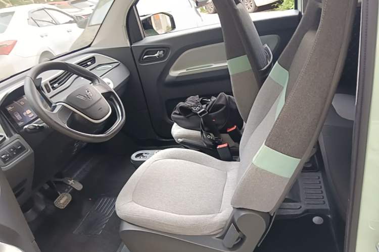 Used Wuling Hongguang MINIEV 2021 Macaron Sandwich Model 170 km Lithium Iron Phosphate Left Front Seat