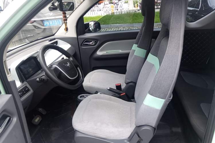 Used Wuling Hongguang MINIEV 2021 Macaron Fashion Model Lithium Iron Phosphate Left Front Seat