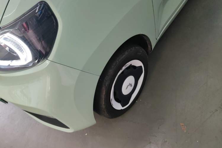 Used Wuling Hongguang MINIEV 2021 Macaron Premium Model – Lithium Iron Phosphate Left Front Wheel Hub
