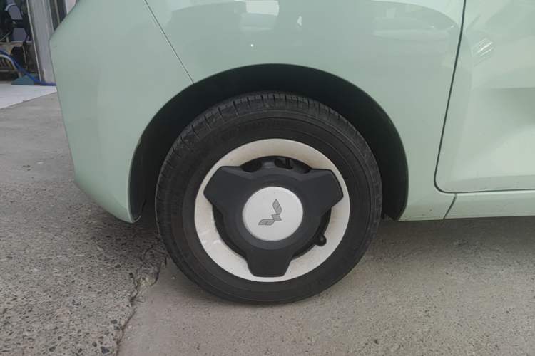 Used Wuling Hongguang MINIEV 2021 Macaron Premium Model – Lithium Iron Phosphate Left Front Wheel Hub