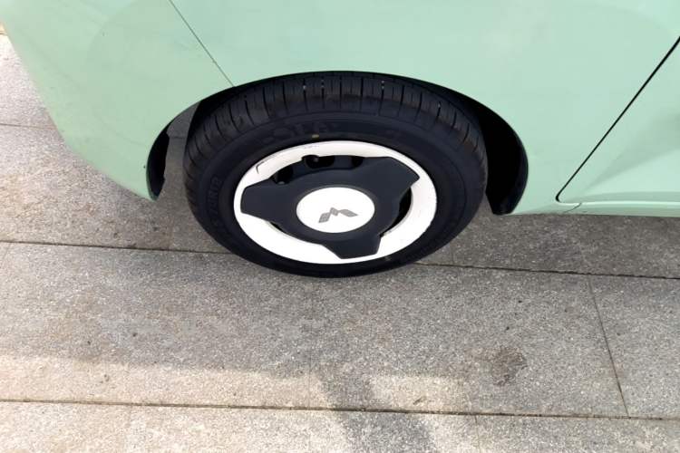 Used Wuling Hongguang MINIEV 2021 Macaron Premium Model – Lithium Iron Phosphate Left Front Wheel Hub