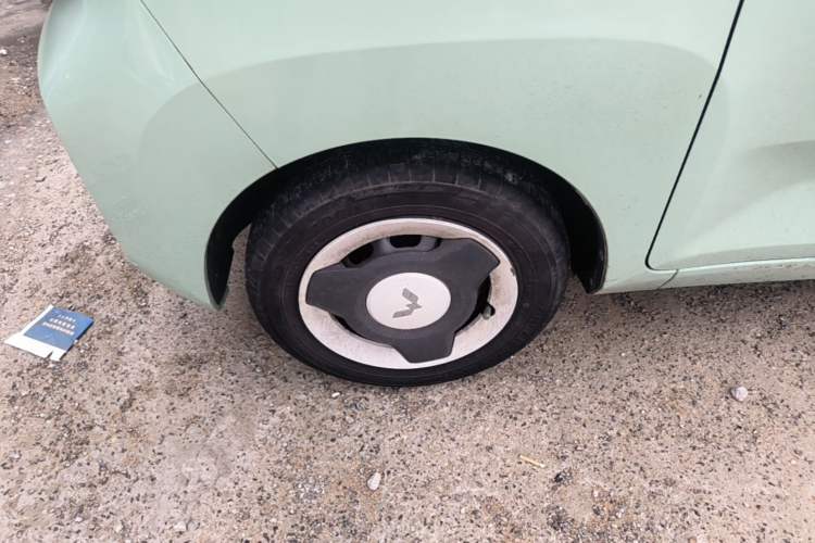 Used Wuling Hongguang MINIEV 2021 Macaron Premium Model – Lithium-NMC Left Front Wheel Hub