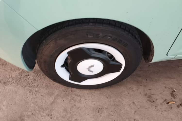 Used Wuling Hongguang MINIEV 2021 Macaron Premium Model – Lithium Iron Phosphate Left Front Wheel Hub