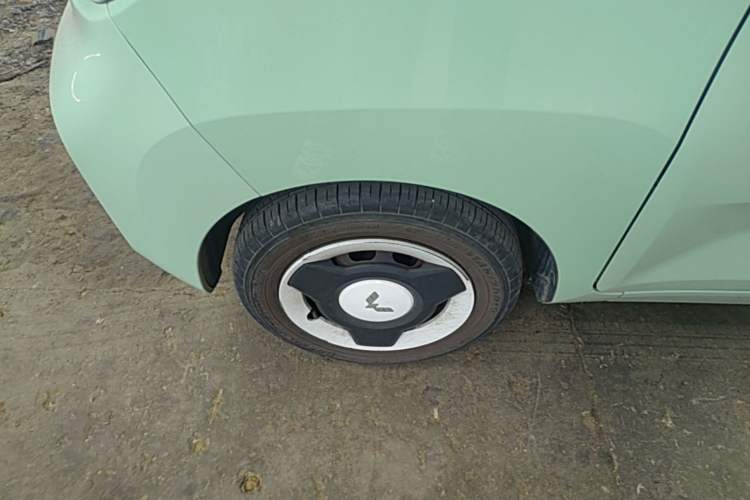 Used Wuling Hongguang MINIEV 2021 Macaron Premium Model – Lithium Iron Phosphate Left Front Wheel Hub