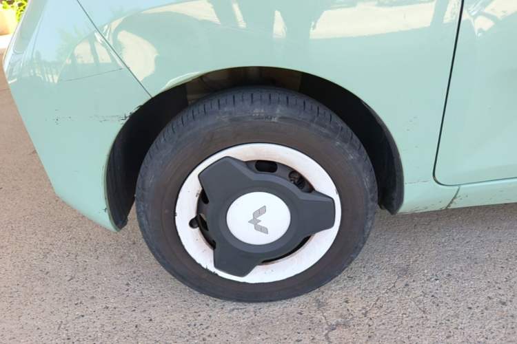 Used Wuling Hongguang MINIEV 2021 Macaron Premium Model – Lithium-NMC Left Front Wheel Hub
