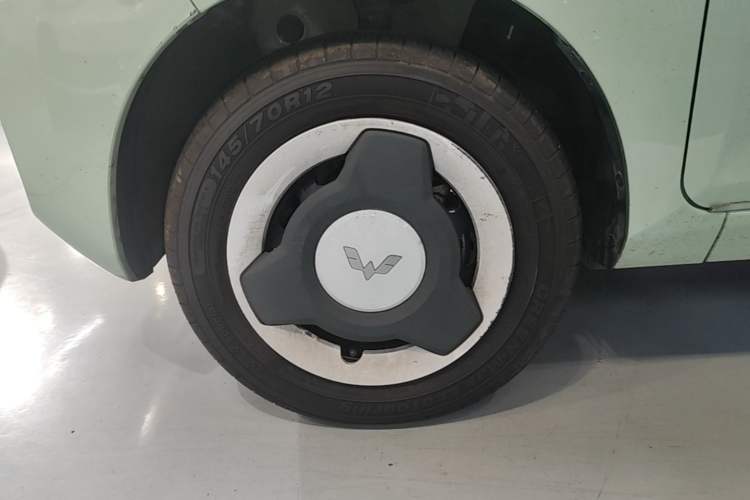 Used Wuling Hongguang MINIEV 2021 Macaron Premium Model – Lithium-NMC Left Front Wheel Hub