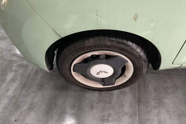 Used Wuling Hongguang MINIEV 2021 Macaron Premium Model – Lithium Iron Phosphate Left Front Wheel Hub