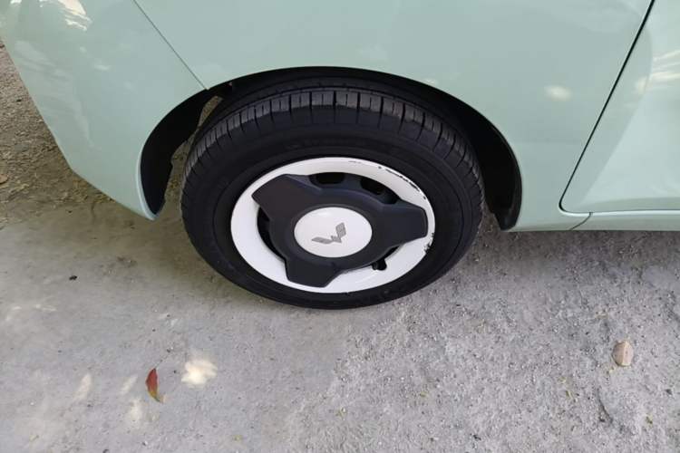 Used Wuling Hongguang MINIEV 2021 Macaron Premium Model – Lithium Iron Phosphate Left Front Wheel Hub