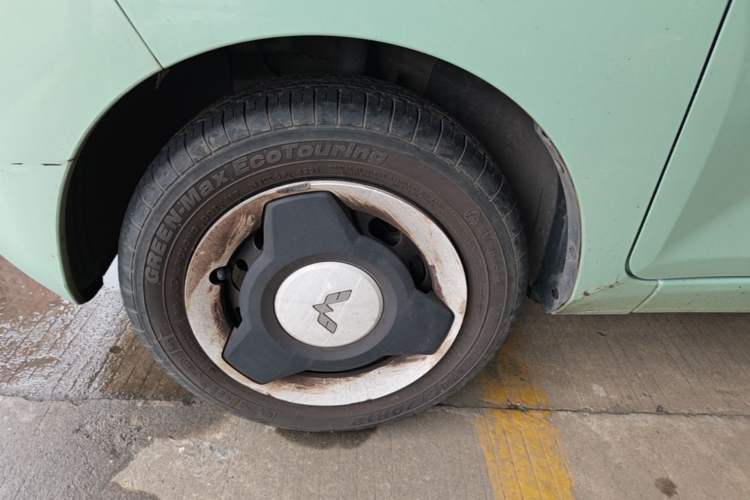 Used Wuling Hongguang MINIEV 2021 Macaron Fashion Model Lithium Iron Phosphate Left Front Wheel Hub