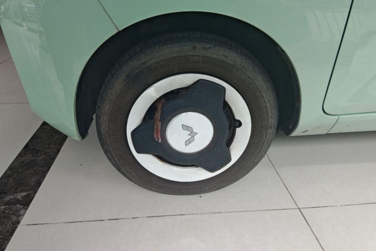 Used Wuling Hongguang MINIEV 2021 Macaron Premium Model – Lithium Iron Phosphate Left Front Wheel Hub