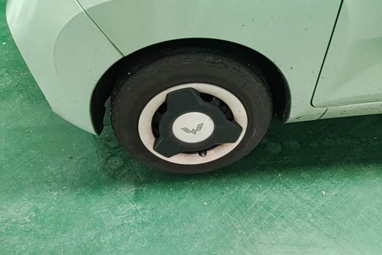 Used Wuling Hongguang MINIEV 2021 Macaron Premium Model – Lithium Iron Phosphate Left Front Wheel Hub