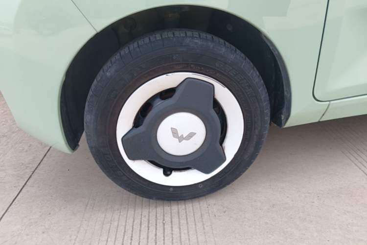 Used Wuling Hongguang MINIEV 2021 Macaron Premium Model – Lithium Iron Phosphate Left Front Wheel Hub