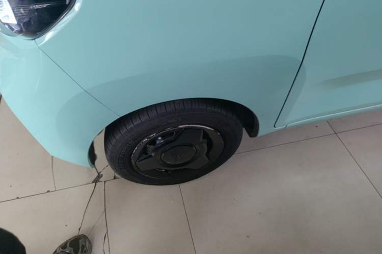 Used Wuling Hongguang MINIEV 2021 Macaron Premium Model – Lithium-NMC Left Front Wheel Hub