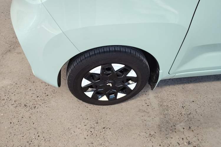 Used Wuling Hongguang MINIEV 2021 Macaron Premium Model – Lithium Iron Phosphate Left Front Wheel Hub