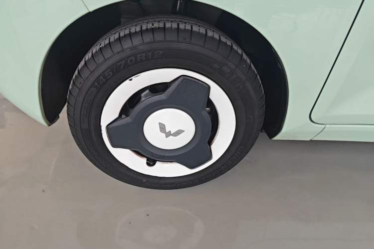 Used Wuling Hongguang MINIEV 2021 Macaron Premium Model – Lithium Iron Phosphate Left Front Wheel Hub