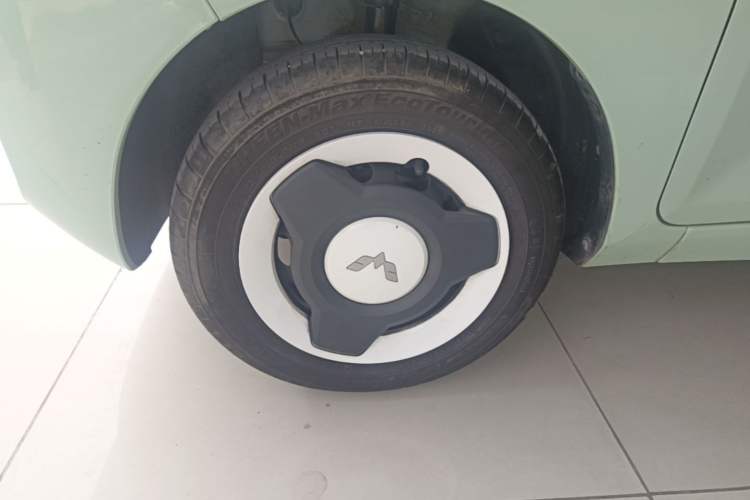 Used Wuling Hongguang MINIEV 2021 Macaron Premium Model – Lithium-NMC Left Front Wheel Hub