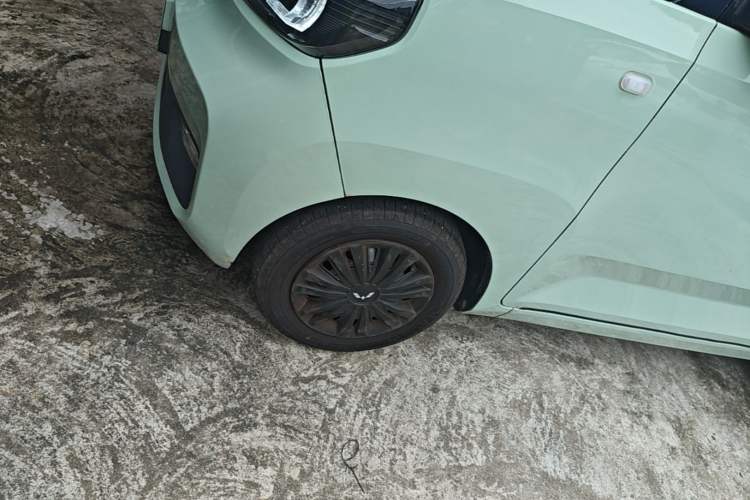 Used Wuling Hongguang MINIEV 2021 Macaron Premium Model – Lithium Iron Phosphate Left Front Wheel Hub