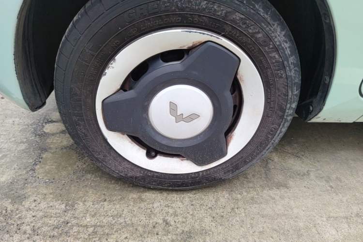 Used Wuling Hongguang MINIEV 2021 Macaron Premium Model – Lithium Iron Phosphate Left Front Wheel Hub