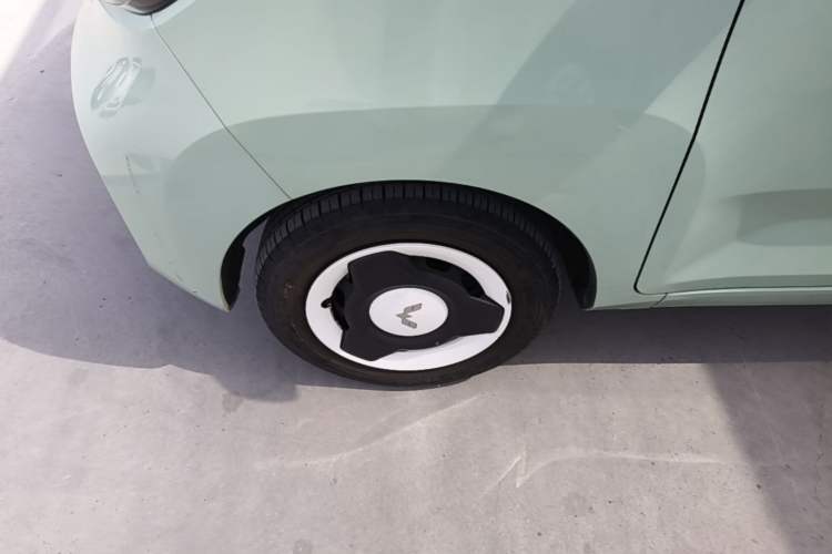 Used Wuling Hongguang MINIEV 2021 Macaron Premium Model – Lithium Iron Phosphate Left Front Wheel Hub