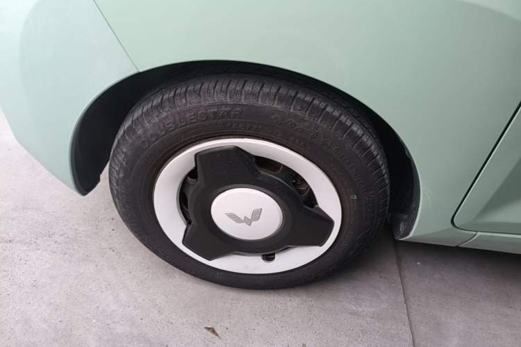 Used Wuling Hongguang MINIEV 2021 Macaron Premium Model – Lithium Iron Phosphate Left Front Wheel Hub