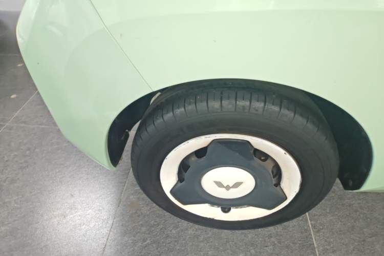 Used Wuling Hongguang MINIEV 2021 Macaron Premium Model – Lithium Iron Phosphate Left Front Wheel Hub