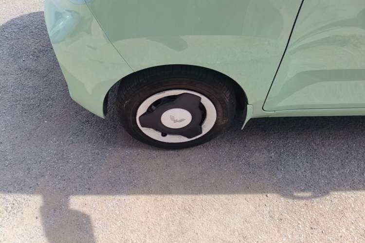 Used Wuling Hongguang MINIEV 2021 Macaron Premium Model – Lithium-NMC Left Front Wheel Hub