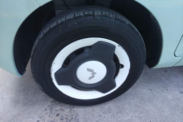 Used Wuling Hongguang MINIEV 2021 Macaron Premium Model – Lithium Iron Phosphate Left Front Wheel Hub