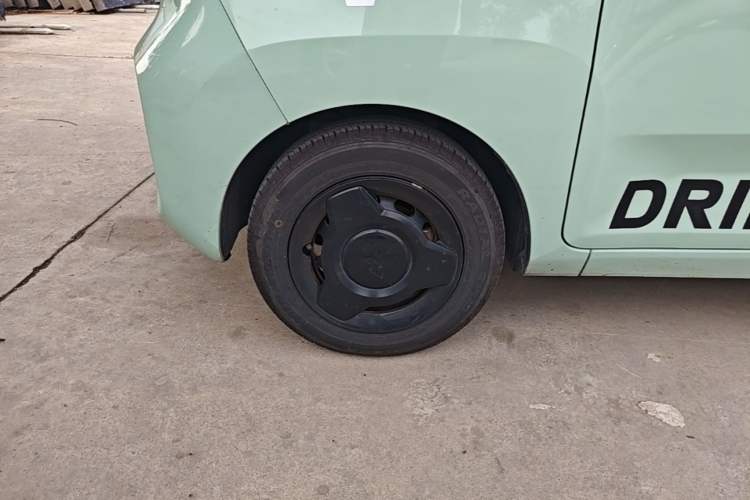 Used Wuling Hongguang MINIEV 2021 Macaron Premium Model – Lithium Iron Phosphate Left Front Wheel Hub