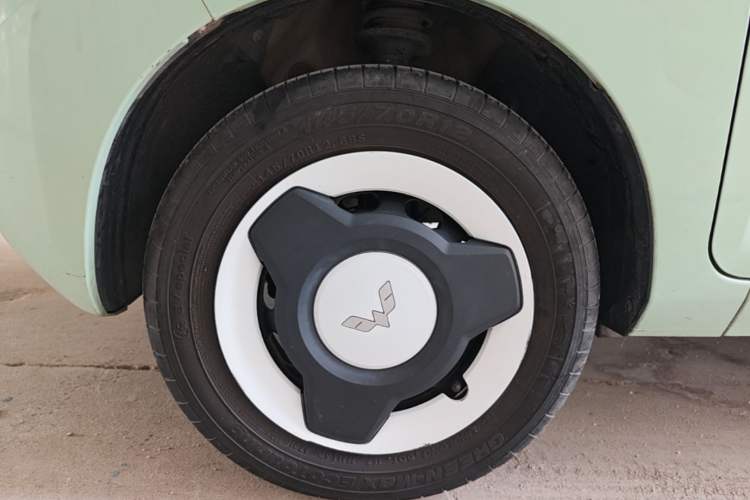 Used Wuling Hongguang MINIEV 2021 Macaron Premium Model – Lithium Iron Phosphate Left Front Wheel Hub