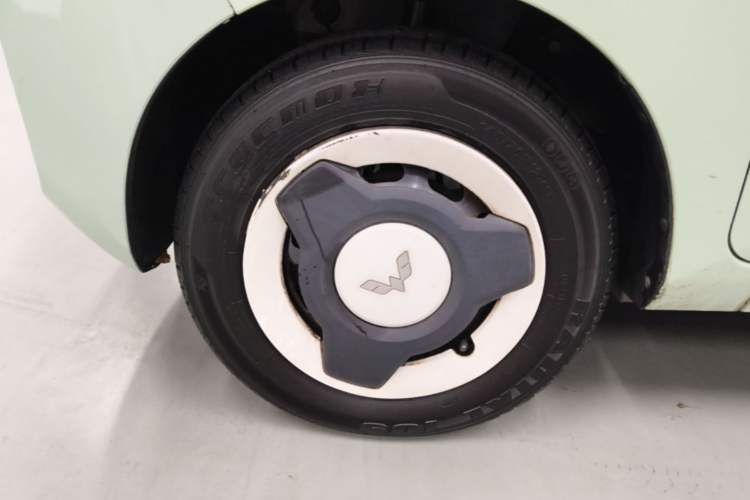 Used Wuling Hongguang MINIEV 2021 Macaron Premium Model – Lithium Iron Phosphate Left Front Wheel Hub