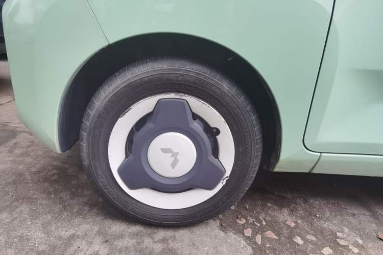 Used Wuling Hongguang MINIEV 2021 Macaron Premium Model – Lithium Iron Phosphate Left Front Wheel Hub