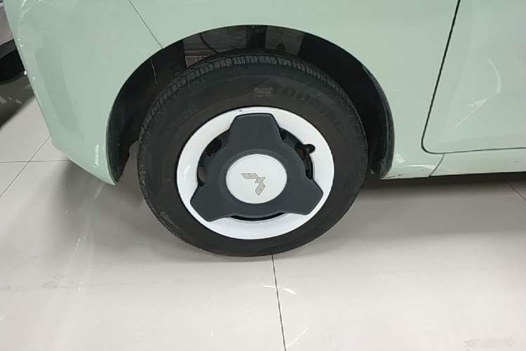 Used Wuling Hongguang MINIEV 2021 Macaron Premium Model – Lithium Iron Phosphate Left Front Wheel Hub