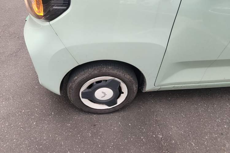 Used Wuling Hongguang MINIEV 2021 Macaron Premium Model – Lithium-NMC Left Front Wheel Hub