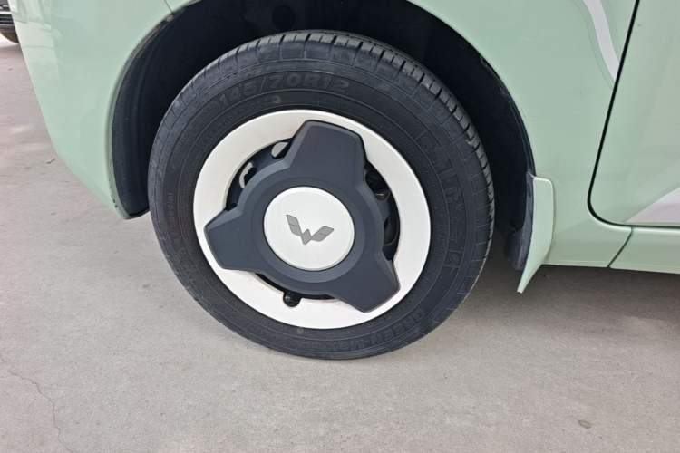 Used Wuling Hongguang MINIEV 2021 Macaron Premium Model – Lithium Iron Phosphate Left Front Wheel Hub