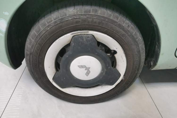 Used Wuling Hongguang MINIEV 2021 Macaron Premium Model – Lithium Iron Phosphate Left Front Wheel Hub