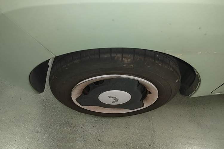 Used Wuling Hongguang MINIEV 2021 Macaron Premium Model – Lithium-NMC Left Front Wheel Hub