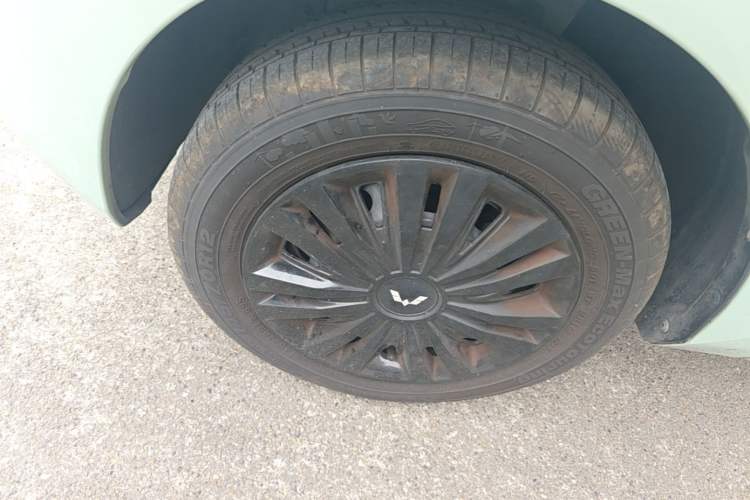 Used Wuling Hongguang MINIEV 2021 Macaron Premium Model – Lithium Iron Phosphate Left Front Wheel Hub