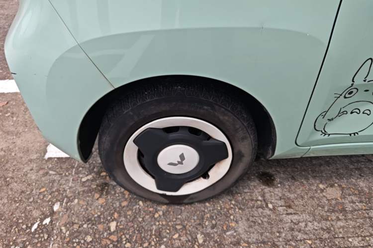 Used Wuling Hongguang MINIEV 2021 Macaron Premium Model – Lithium-NMC Left Front Wheel Hub