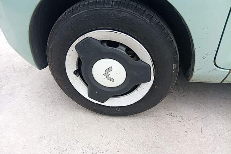 Used Wuling Hongguang MINIEV 2021 Macaron Fashion Model Lithium Iron Phosphate Left Front Wheel Hub