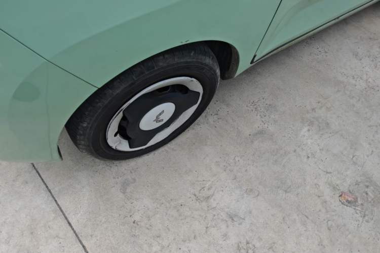 Used Wuling Hongguang MINIEV 2021 Macaron Premium Model – Lithium Iron Phosphate Left Front Wheel Hub