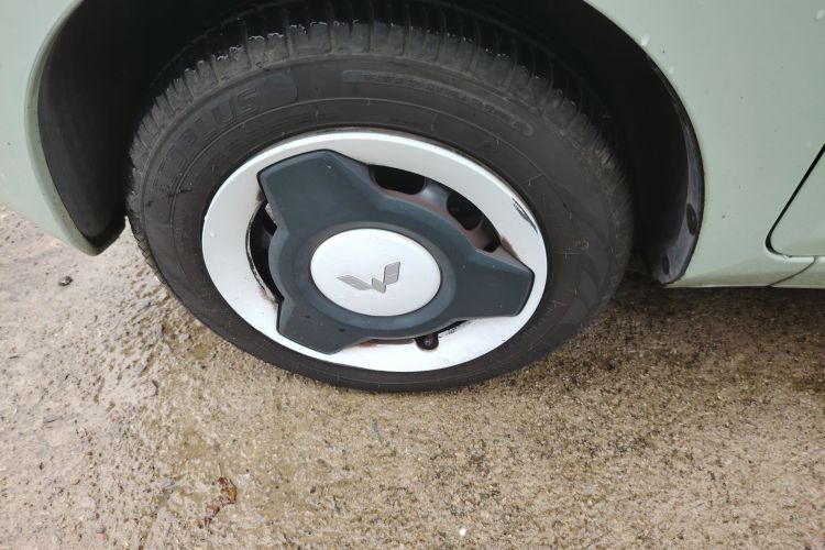 Used Wuling Hongguang MINIEV 2021 Macaron Premium Model – Lithium Iron Phosphate Left Front Wheel Hub
