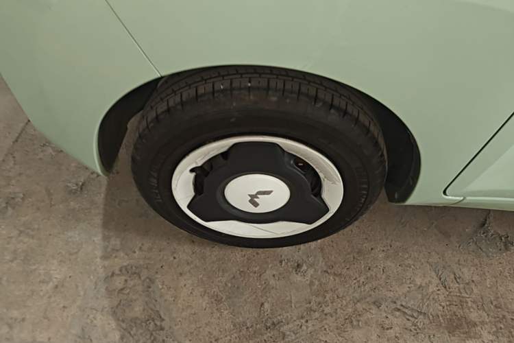 Used Wuling Hongguang MINIEV 2021 Macaron Premium Model – Lithium Iron Phosphate Left Front Wheel Hub