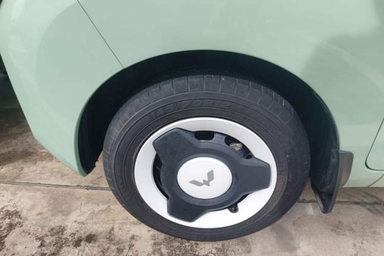 Used Wuling Hongguang MINIEV 2021 Macaron Premium Model – Lithium Iron Phosphate Left Front Wheel Hub