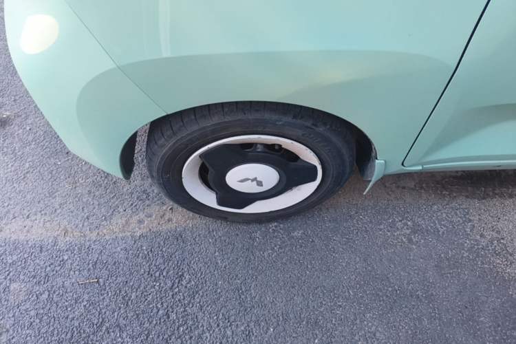 Used Wuling Hongguang MINIEV 2021 Macaron Premium Model – Lithium-NMC Left Front Wheel Hub