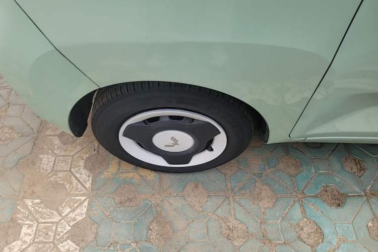 Used Wuling Hongguang MINIEV 2021 Macaron Premium Model – Lithium Iron Phosphate Left Front Wheel Hub