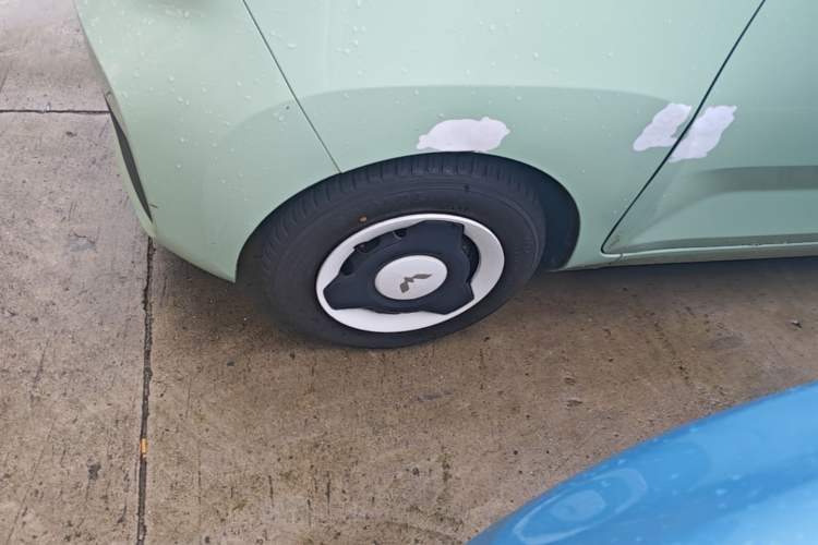Used Wuling Hongguang MINIEV 2021 Macaron Premium Model – Lithium Iron Phosphate Left Front Wheel Hub