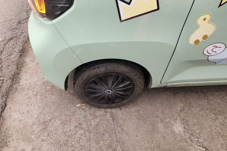Used Wuling Hongguang MINIEV 2021 Macaron Premium Model – Lithium-NMC Left Front Wheel Hub