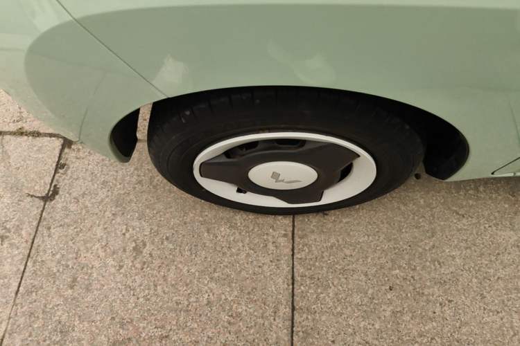 Used Wuling Hongguang MINIEV 2021 Macaron Premium Model – Lithium Iron Phosphate Left Front Wheel Hub