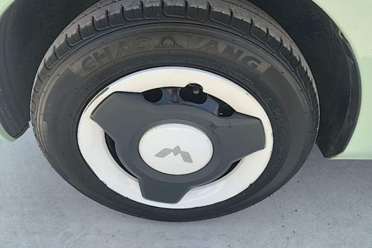 Used Wuling Hongguang MINIEV 2021 Macaron Premium Model – Lithium Iron Phosphate Left Front Wheel Hub