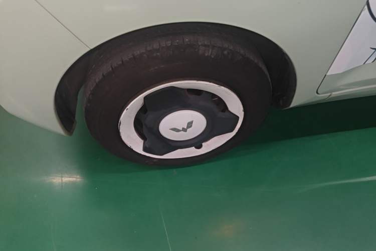 Used Wuling Hongguang MINIEV 2021 Macaron Premium Model – Lithium Iron Phosphate Left Front Wheel Hub